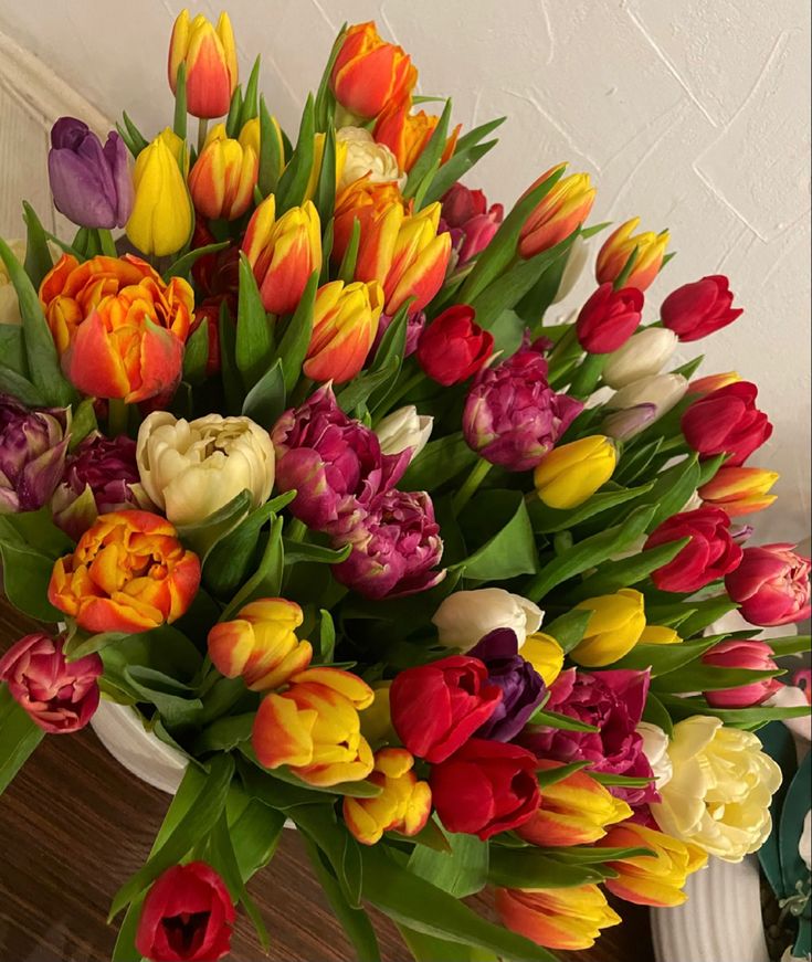 De mars à mai  : la tulipe&nbsp;…